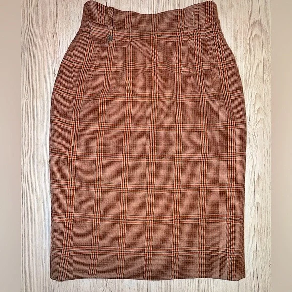 NWT Etienne Aigner 100% Virgin Wool Plaid Skirt size US 4